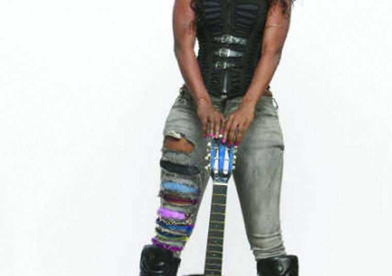 Donna-Diva_q00k5e.jpg