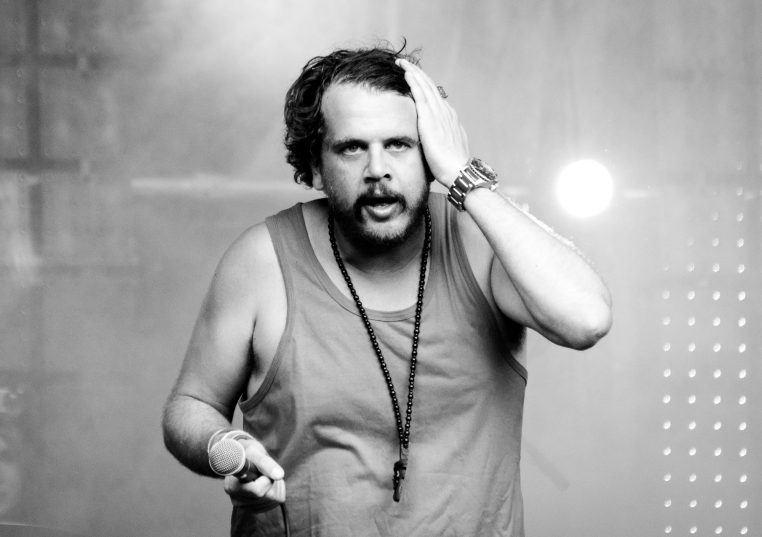 Jack Parow straightening his hair