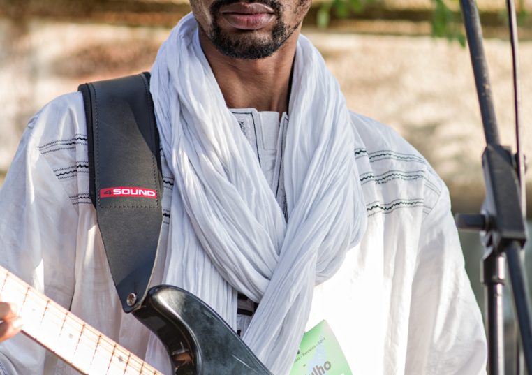 Mdou_Moctar__2815609545012_29_oq4kvc.jpg
